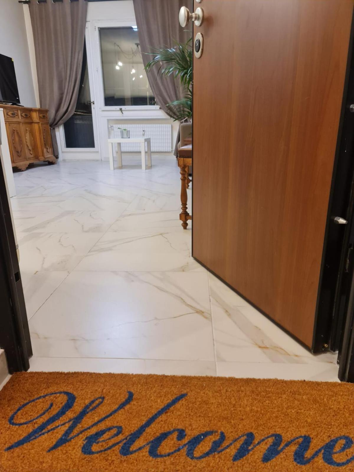 Attico Con Posto Auto Apartment